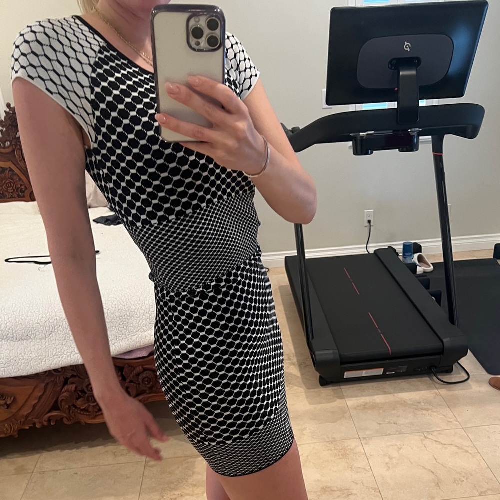 Bebe dress size small worn once